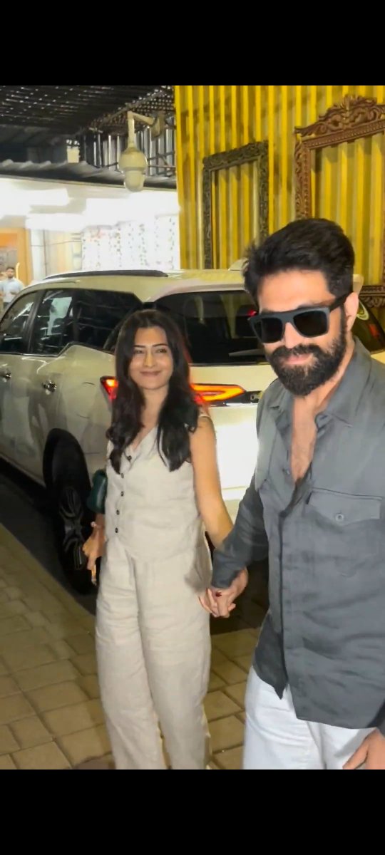 he looks so young 😭