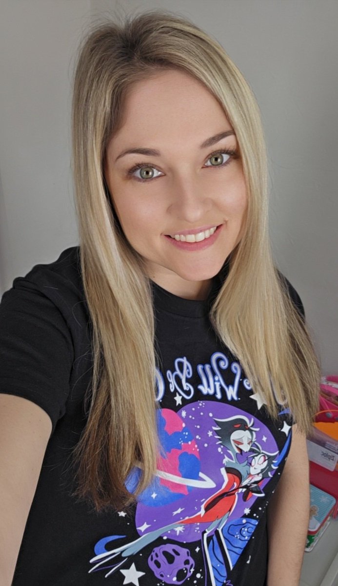 Its finally warm enough to wear this tee!! Ive been waiting forever ✨️🦉💜 #HelluvaBoss #Stolas #StolasMerch #HotTopic