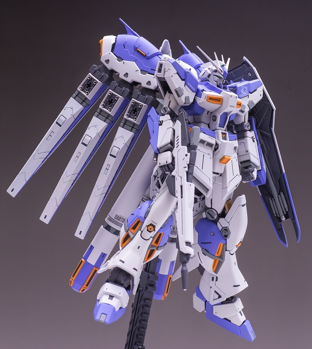 pla_mochi's tweet photo. RG 1/144 ハイニューガンダム

小説「ベルトーチカチルドレン」を読んでハイニューを想像しつづけ35年。GKもガンプラもたくさん作りました。バリエーションが多すぎて理想が混乱してましたが、このRGがいちばんバランスがいいかな。
https://t.co/C6YpXRiDBp
#ニューガンダム 
#ハイニューガンダム https://t.co/yh5nMnzrtn