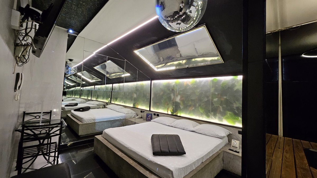 MAvila_EUD's tweet photo. @blue_paradisegt A través de https://t.co/okFkMq9Vkn, los usuarios podrán hacer reservas, conocer las habitaciones, resolver dudas y acceder a beneficios exclusivos.
El lanzamiento forma parte de la campaña con la que la marca busca reconectar con miles de seguidores.

@blue_paradisegt https://t.co/CCa9HieAEM