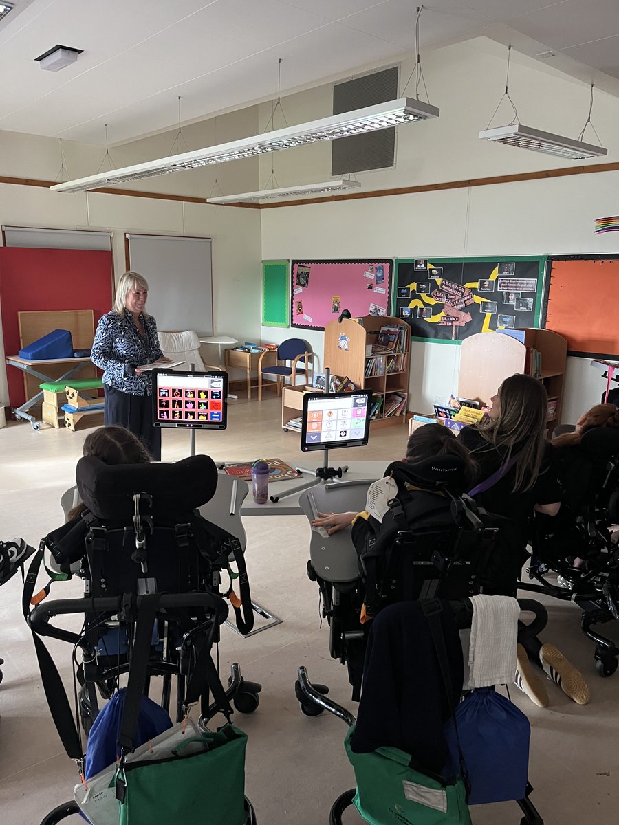 hetgray's tweet photo. The children and young people ⁦@Craighalbert⁩ have enjoyed lots of stories for ⁦@WorldBookDayUK⁩ . This story was about a wee lassie who swallowed a midgie! https://t.co/7ajuSahvmW