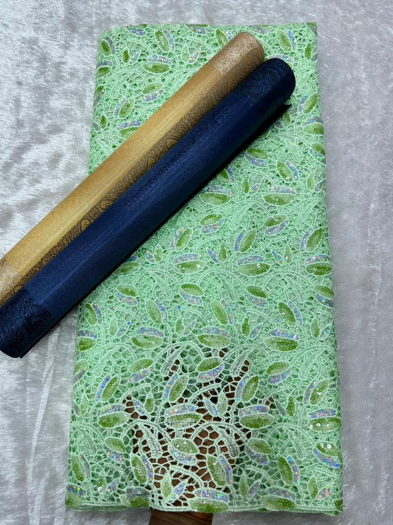 Tolahub's tweet photo. Lace 

Price Tag: ₦50,000  (5yards)

Location: Ibadan

Nationwide delivery

Kindly send a DM or click on the link in our bio to place your order. https://t.co/DcQDqv3b9N