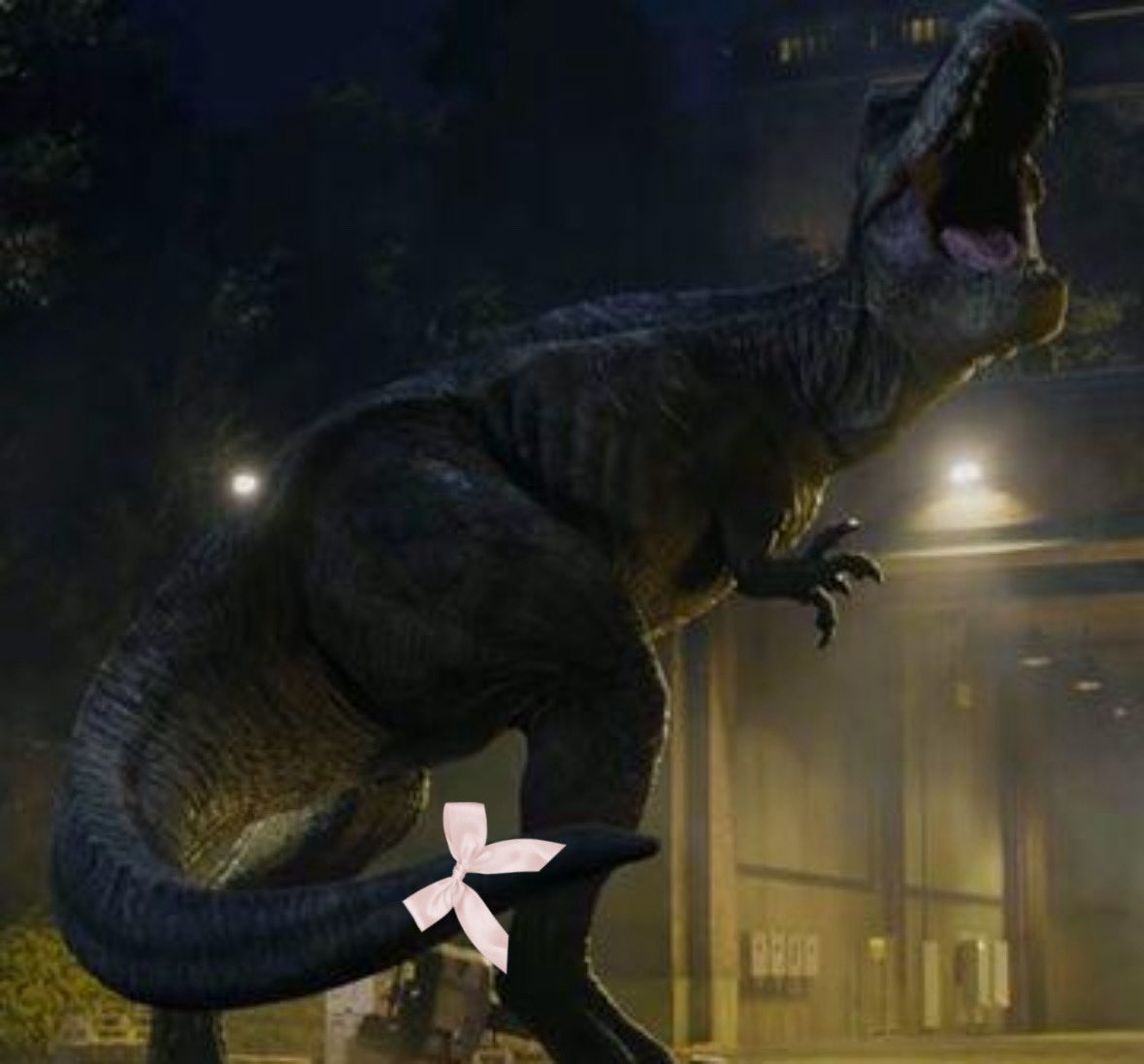 MlLFOLOGY's tweet image. that little bow getting slapped on the end of her braid

#Nevermorewebtoon