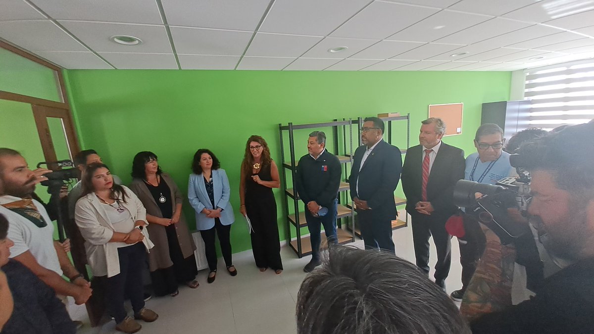 minvutarapaca's tweet photo. En Pozo Almonte se realiza la entrega oficial ELEAM, para 70 personas adultos mayores. Obra financiada por #MINVU construida por #SERVIU y con una inversión de $5 mil millones y que administra @SENAMAGOB Ministra de Mideso Javiera Toro inauguró la obra. https://t.co/Qlx90z9NPl