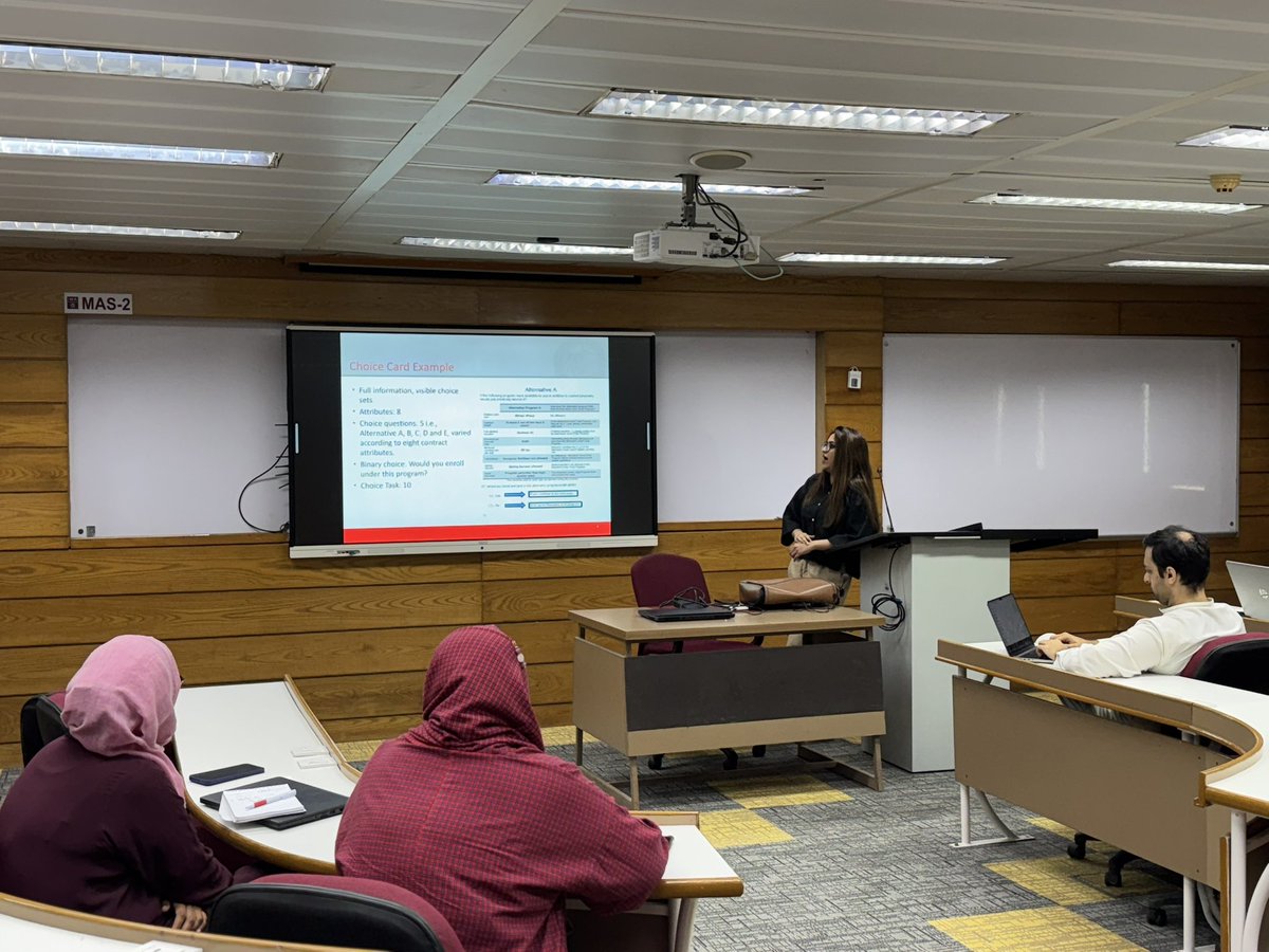 EGF_SESS_IBA's tweet photo. EGF Lab hosted Dr. Sahar Arshad for a seminar on cover crop contract design and farmers’ enrollment decisions. Insightful discussions on environmental policy and agricultural incentives followed. 🌱📊

#EGFLab #IBAKarachi #Economics #PolicyResearch #Sustainability https://t.co/Dq2TUDFKHS