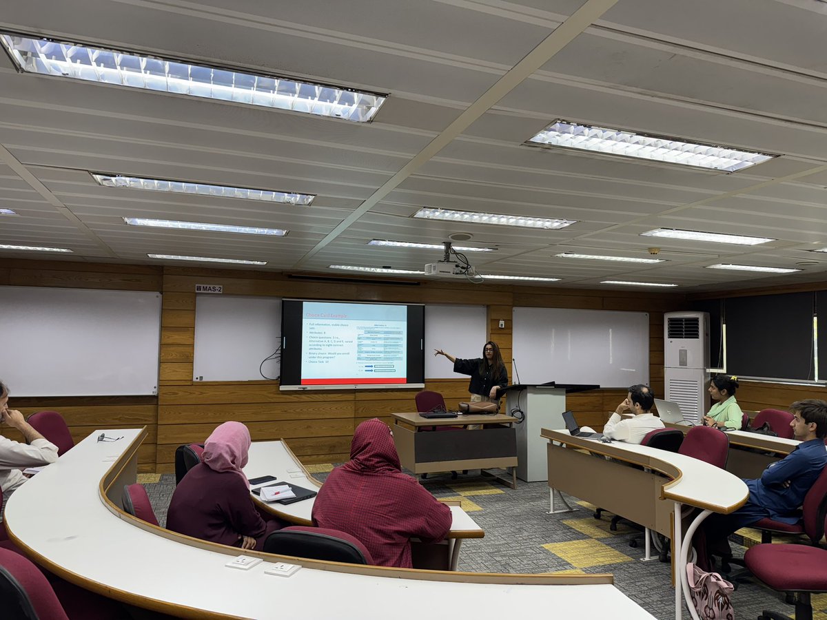 EGF_SESS_IBA's tweet photo. EGF Lab hosted Dr. Sahar Arshad for a seminar on cover crop contract design and farmers’ enrollment decisions. Insightful discussions on environmental policy and agricultural incentives followed. 🌱📊

#EGFLab #IBAKarachi #Economics #PolicyResearch #Sustainability https://t.co/Dq2TUDFKHS
