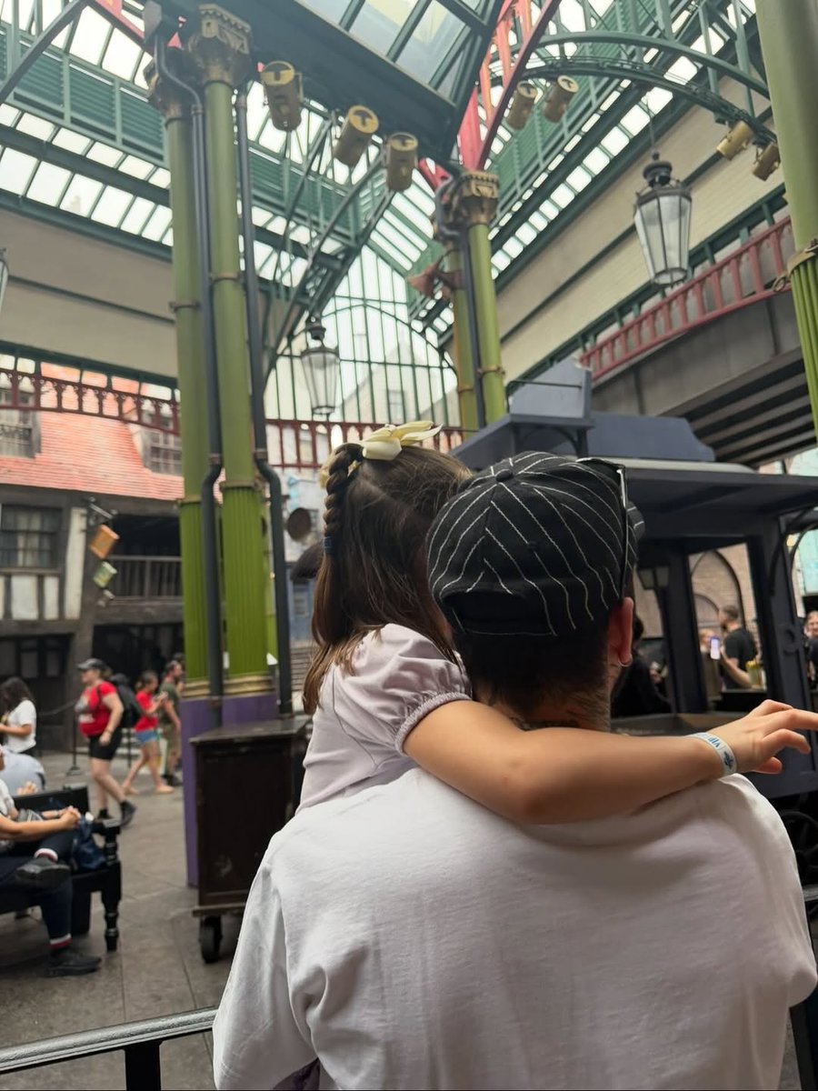 Zayn vía Instagram: "@/universalorlando ¡Gracias por este viaje increíble! ¡Todo y todos fueron increíbles! ¡Gracias! ❤❤❤"