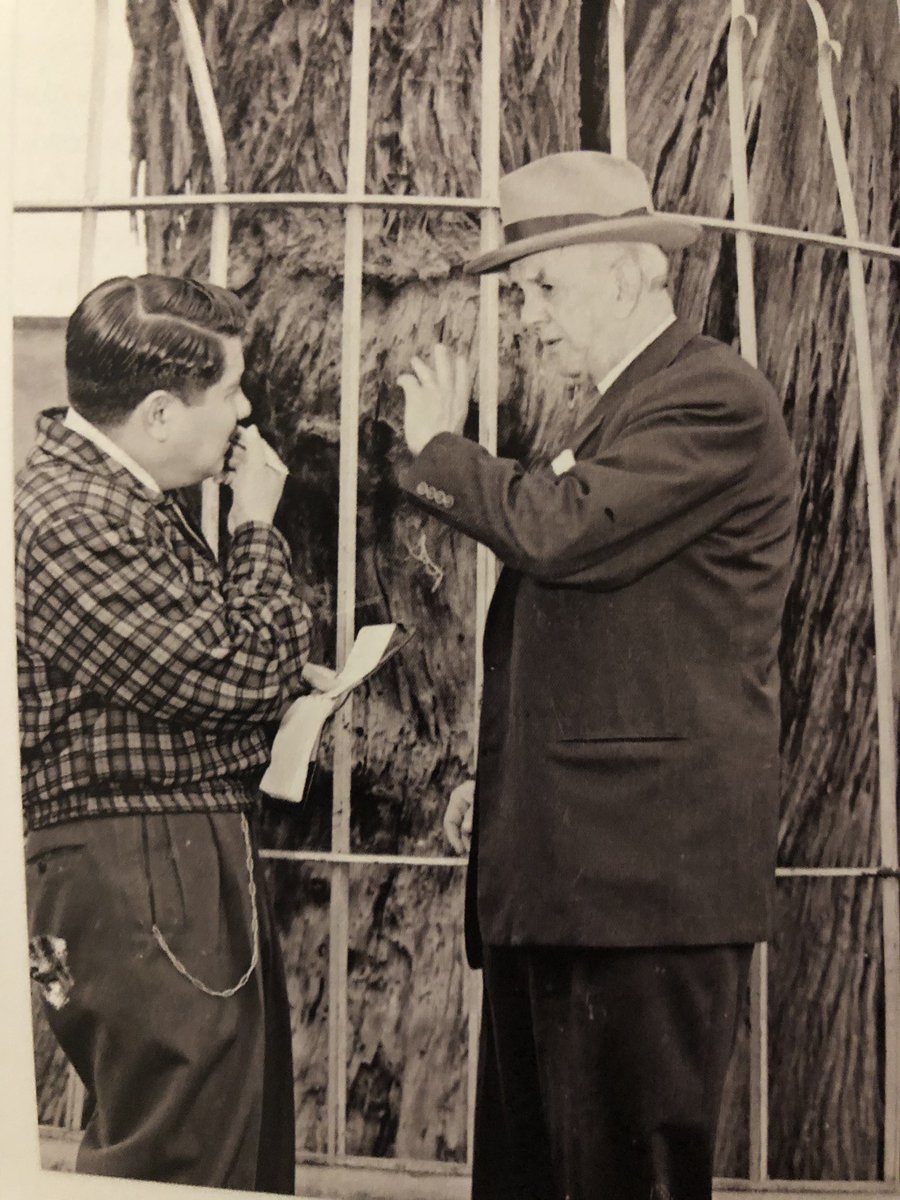 MIGUEL LEÓN-PORTILLA Y LA ARQUEOLOGÍA
   Te invito a leer este texto de mi autoría, en libre acceso y en formato PDF:
👇
mesoweb.com/es/articulos/s…
👆
De joven con su tío Manuel Gamio...