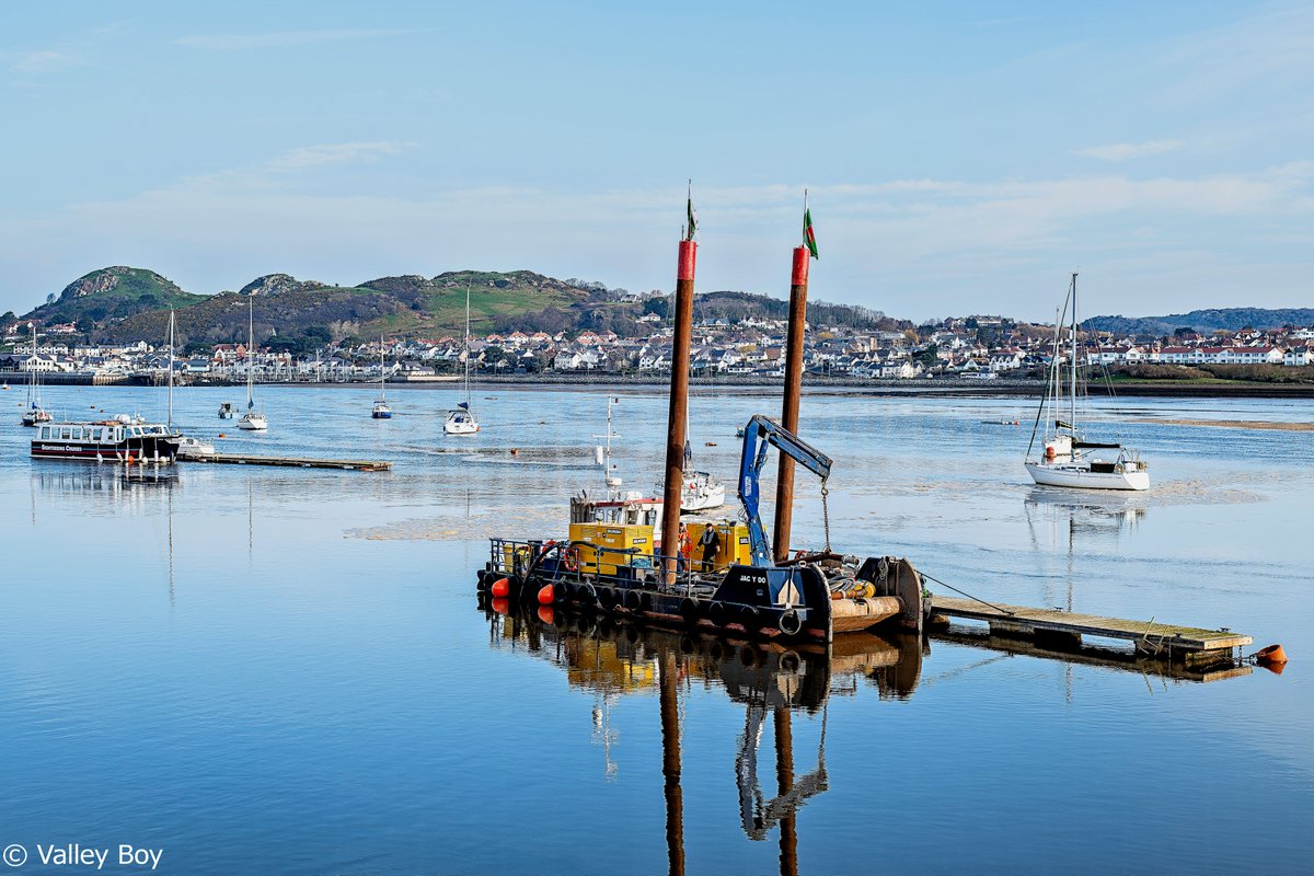 BJRoberts's tweet photo. An early March morning at Conwy Quay, with Jac-y-Do on the Afon Conwy, and Deganwy Vardre beyond. @Ruth_ITV @WalesCoastPath @NWalesSocial @northwaleslive @OurWelshLife @northwalescom @AllThingsCymru #Conwy #Quay #AfonConwy #JacyDo #SunnyEarlyMarchMorning #DeganwyVardre #Wales https://t.co/UXVlUcyyfj