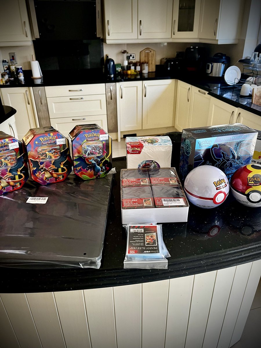 Mr Gibbon tweet media