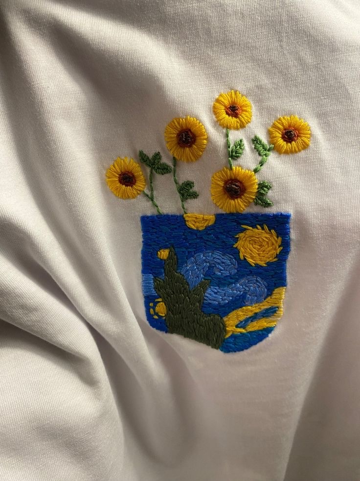 Embroidered sunflower🌻💙