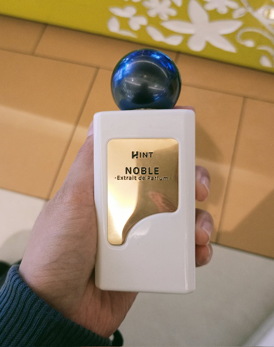 leavesnostone's tweet photo. WTS HINT Noble Extrait De Parfum 130k bisa nego

Parfum unisex wangi floral fresh

- Jual rugi 130k aja, isi masih banyak 97%
- Pake shopee bisa gratong (pengiriman dari jakbar)
- Size 40ml
- Longevity up to 12 hours

#wts #hint #jualparfum #parfum #hintnoble #prelovedparfum https://t.co/xdBT3m2X6K