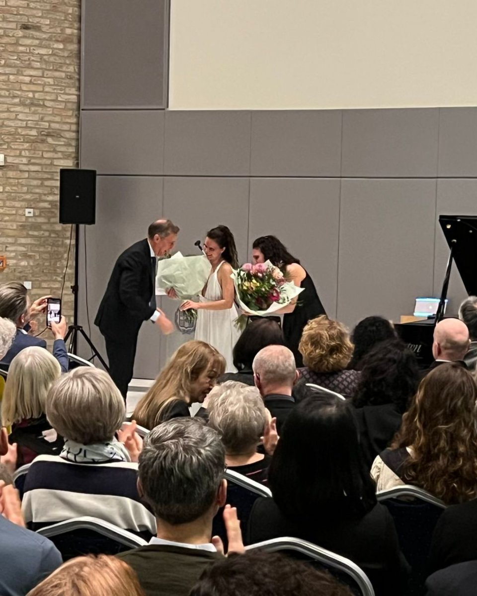 Botschaft von Griechenland in Berlin tweet media