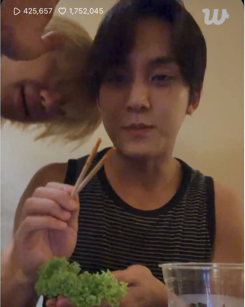 นี่เรากำลังยิ้มอยู่