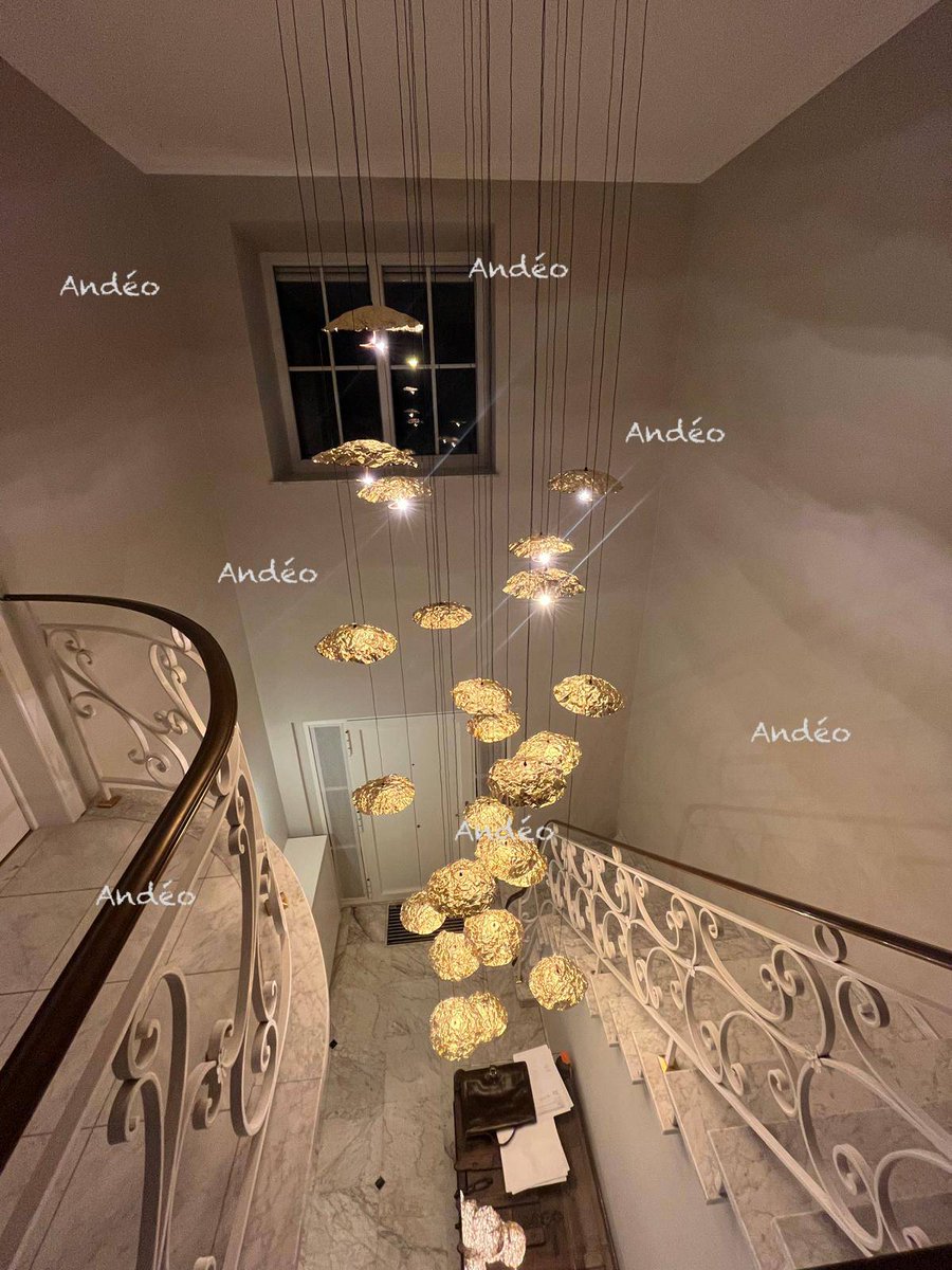 AndeoDesign's tweet photo. Un client heureux nous envoie quelques photos de son lustre installé dans sa superbe maison 📷📷
https://t.co/NekwxhmWaO
#luminaire #luminairedesign #lustre #LustreModerne #catellanismith #andeo #LightingWithoutLimits https://t.co/yyg1yEyssM
