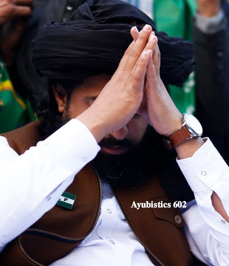 lجھکنے کی بات رہی دور دراز کیا تم جانتے نہیں یہ خون خادم حُسین کا ہے 🔥🖤

ڈٹا ہوا ہے قائد ہمارا ✊🏻👑