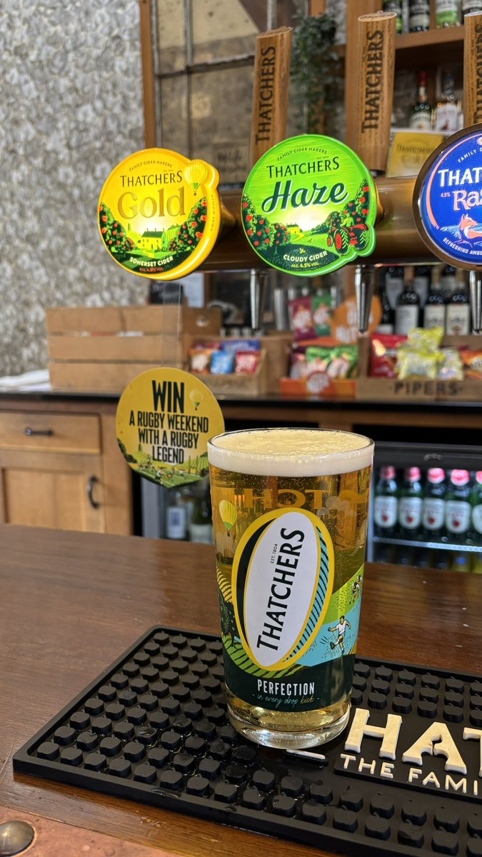 thatchers_cider's tweet image. The rugby is back this weekend! Make sure you’re properly prepared….starting with a pint of Gold!🍎

#thatcherscider #cider #rugby #pint #pub
