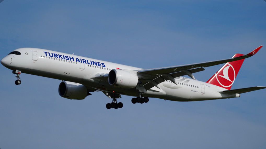 Dawood418's tweet photo. Turkish Airlines announced that flights to Iran, Iraq, Syria, Lebanon, and Jordan have been suspended until March 9.
#IranIsraelWar https://t.co/BfOKWCkHAW