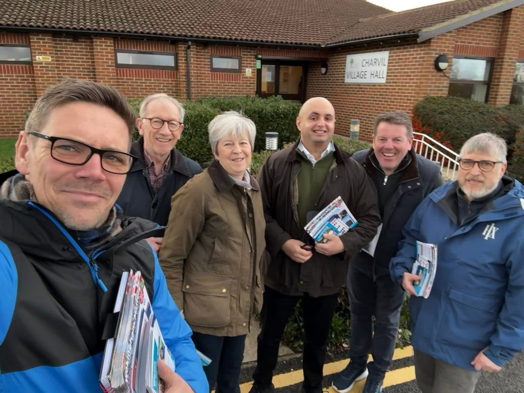 MrSamAkhtar's tweet photo. Great street surgery last weekend speaking to residents in Charvil in Thames Ward. Feel like May is not that far away now 🗳️ 🔵 #ConservativeParty https://t.co/mL7ADHGUOG