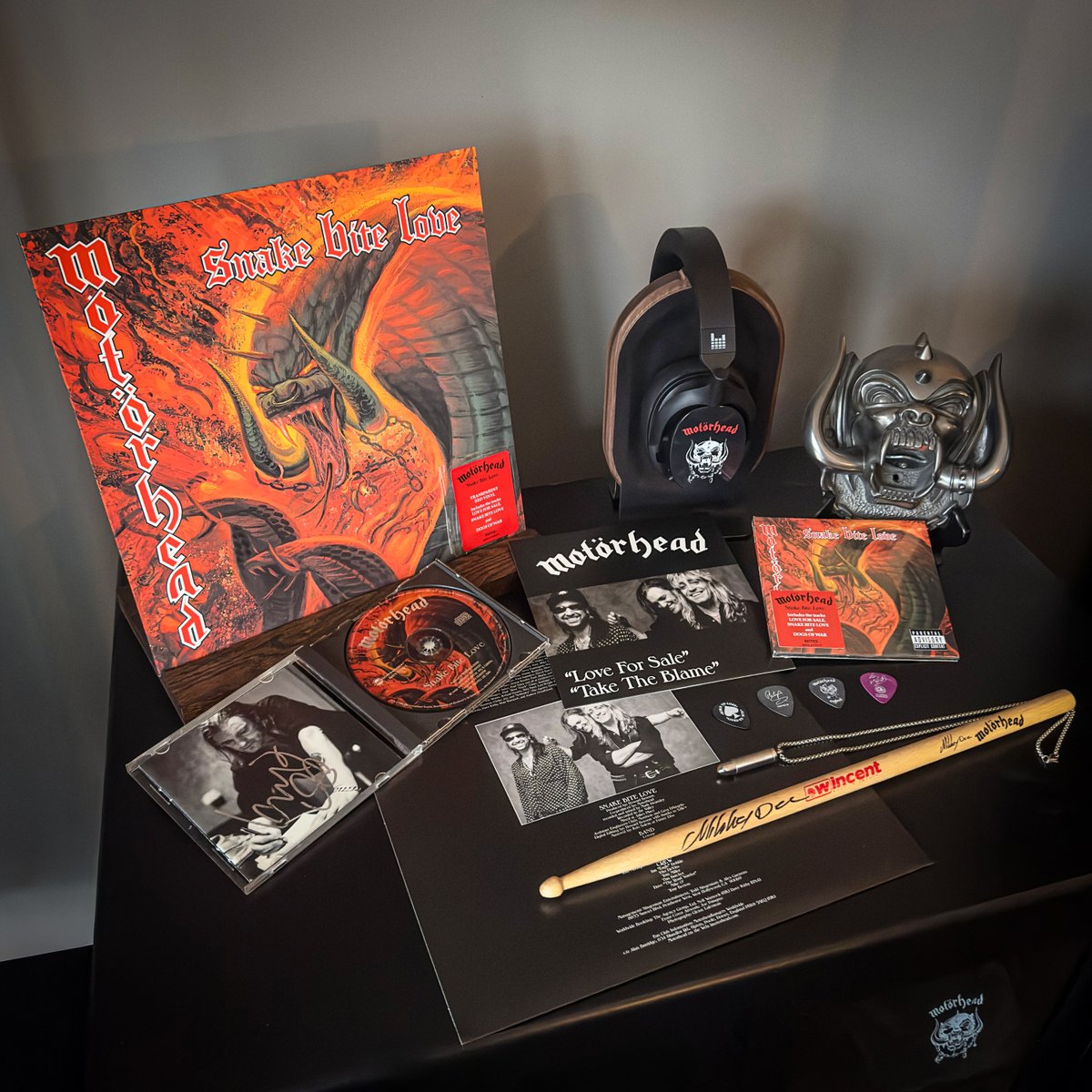 Official Motörhead tweet media