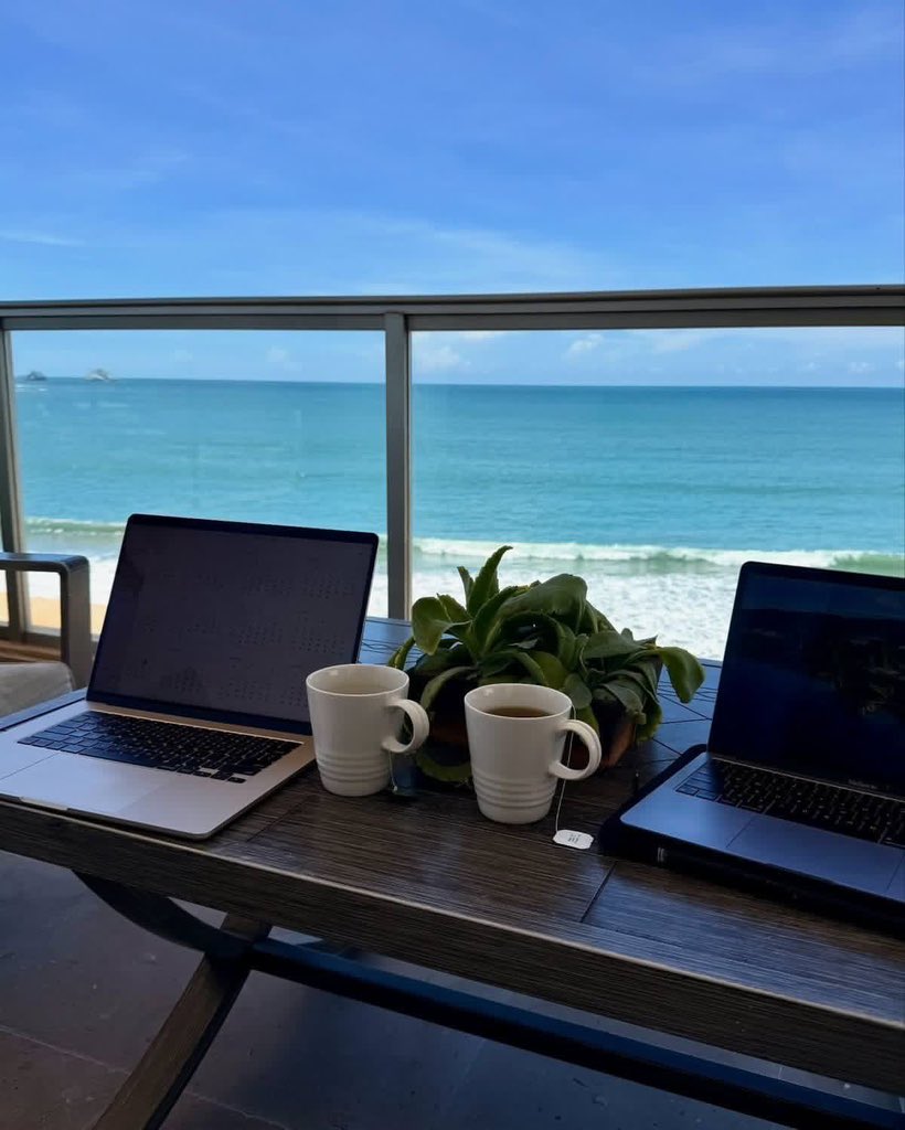 aulineboards's tweet photo. be the girl who gets things done. https://t.co/eKwE0lzzda