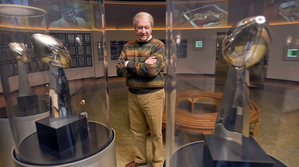 RIP to Bob Harlan, the man who saved the Packers and, in a way, Green Bay—the city and the team are so closely bound that one of the cofounders of the club is the great grandson of the man who founded the town. There’s no place in U.S. sports like it. Harlan got that. (1/x)