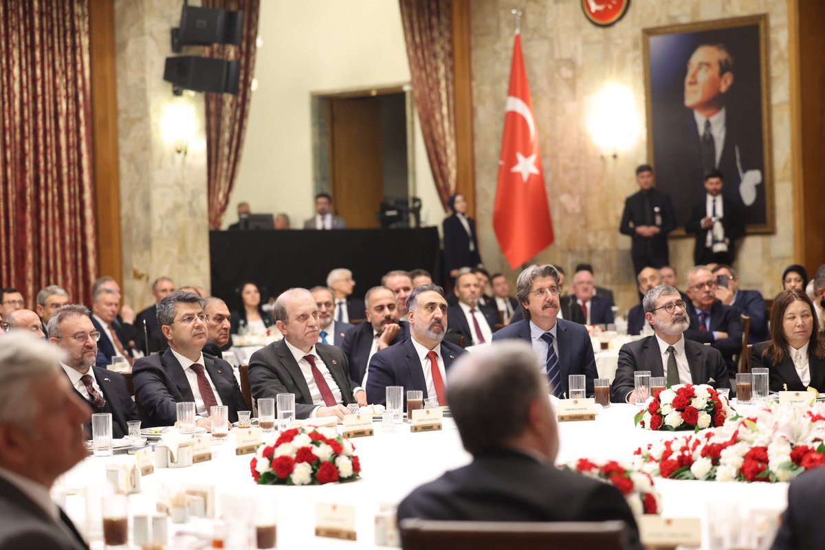 uni_amasya's tweet photo. Amasya Üniversitesi Rektörü Prof. Dr. Ahmet Hakkı Turabi, Türkiye Büyük Millet Meclisi (TBMM) Başkanı Numan Kurtulmuş’un ev sahipliğinde düzenlenen üniversite rektörleri iftar programına katıldı. https://t.co/50XuHbWzrX