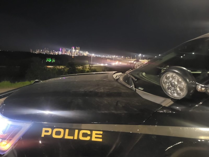 jpmf's tweet photo. Grateful for the dedicated police officers who work every day to keep our communities safe.
Their commitment and sacrifice should never be taken for granted. 💙
🚓
#SupportOurPolice #CommunitySafety #calgaryPoliceService @CalgaryPolice https://t.co/vUQW0ld6FY