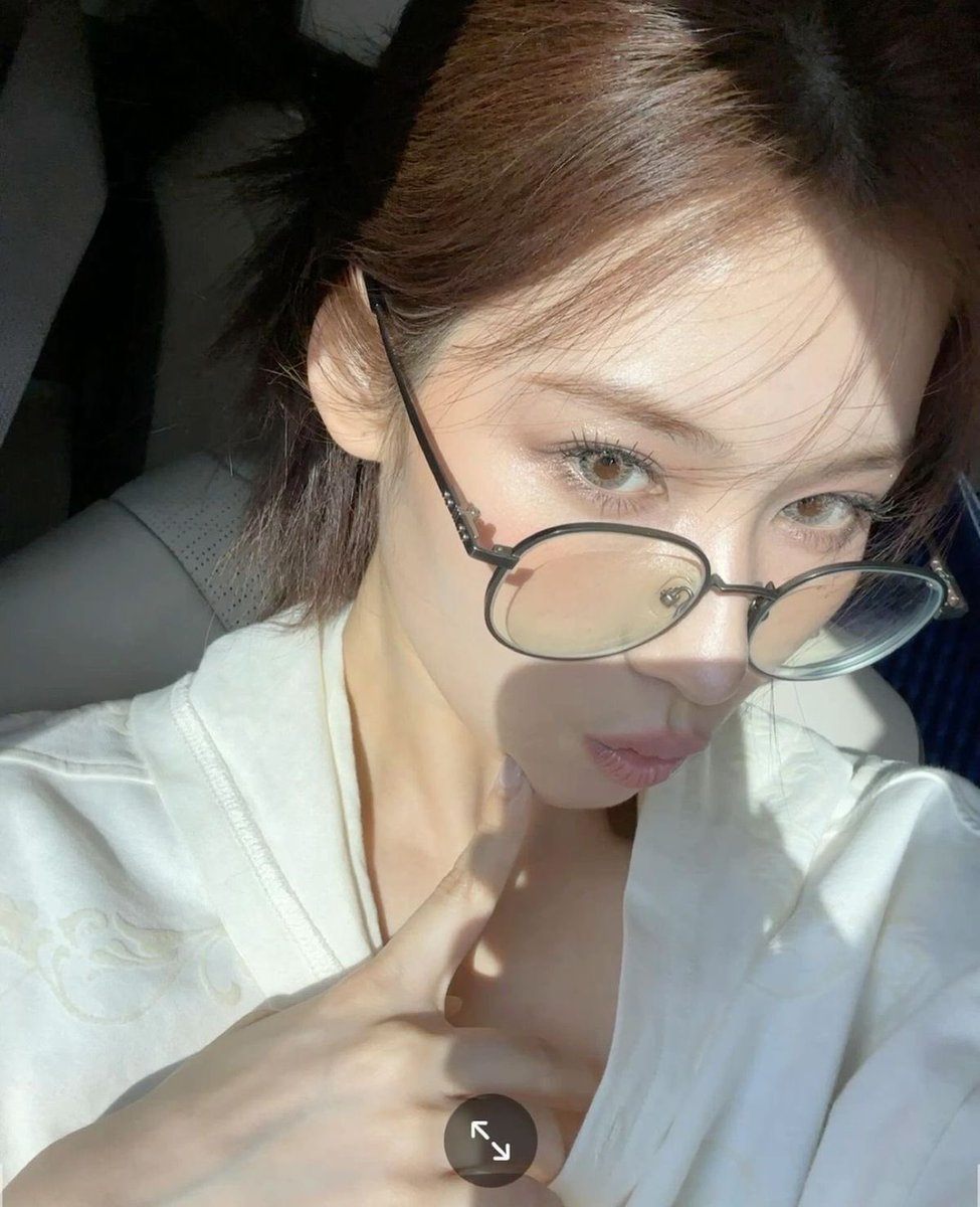 𝐊𝐀𝐓𝐇𝐀𝐑𝐈𝐍𝐀 𝐇𝐀𝐖𝐓𝐇𝐎𝐑𝐍𝐄. tweet media