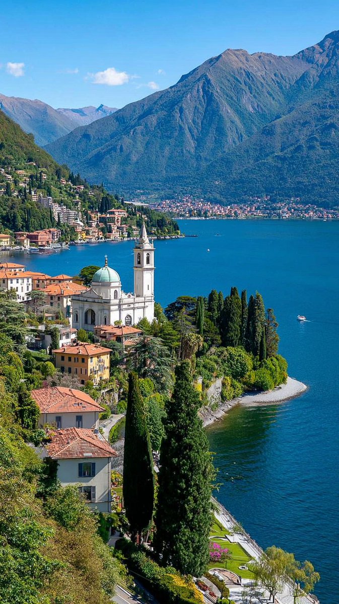 naturaholic's tweet photo. Lake Como, Italy 🇮🇹 https://t.co/9cR0F3frrx