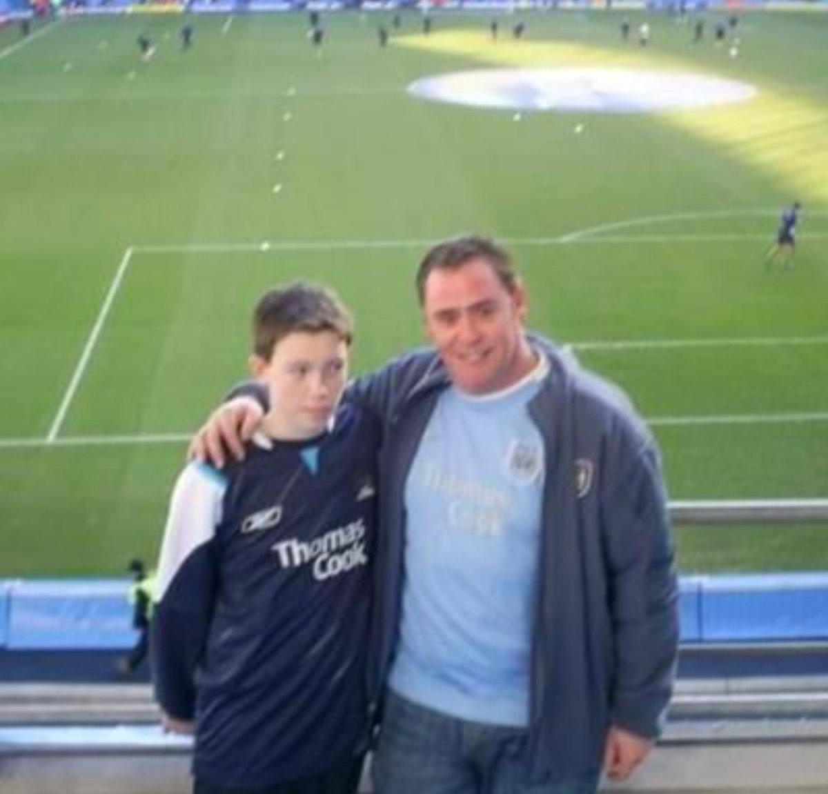 Jim91MCFC's tweet photo. @Cityzen_Jnr None. Had no choice but to support city.
Thanks dad.

But my first favourite player was Shaun Wright-Phillips https://t.co/YdBvrijRPA