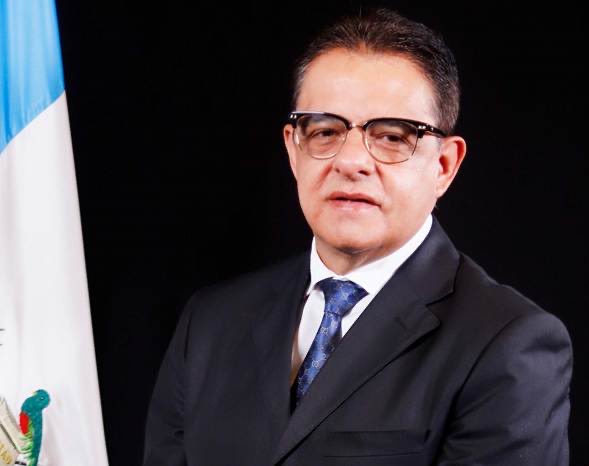 CiudadanoComunG's tweet photo. Para tomar en cuenta en ELECCIONES 2027 🧵🪡  

10 diputados de VALOR que votaron en contra de la población guatemalteca anoche.

🫡 Nombre x nombre y foto x foto en orden.

1. Carlos Enrique López Girón

2. Elmer Josué Palencia Reyes

3. Ernesto Bran Colindres https://t.co/5Ww5LzDmvu
