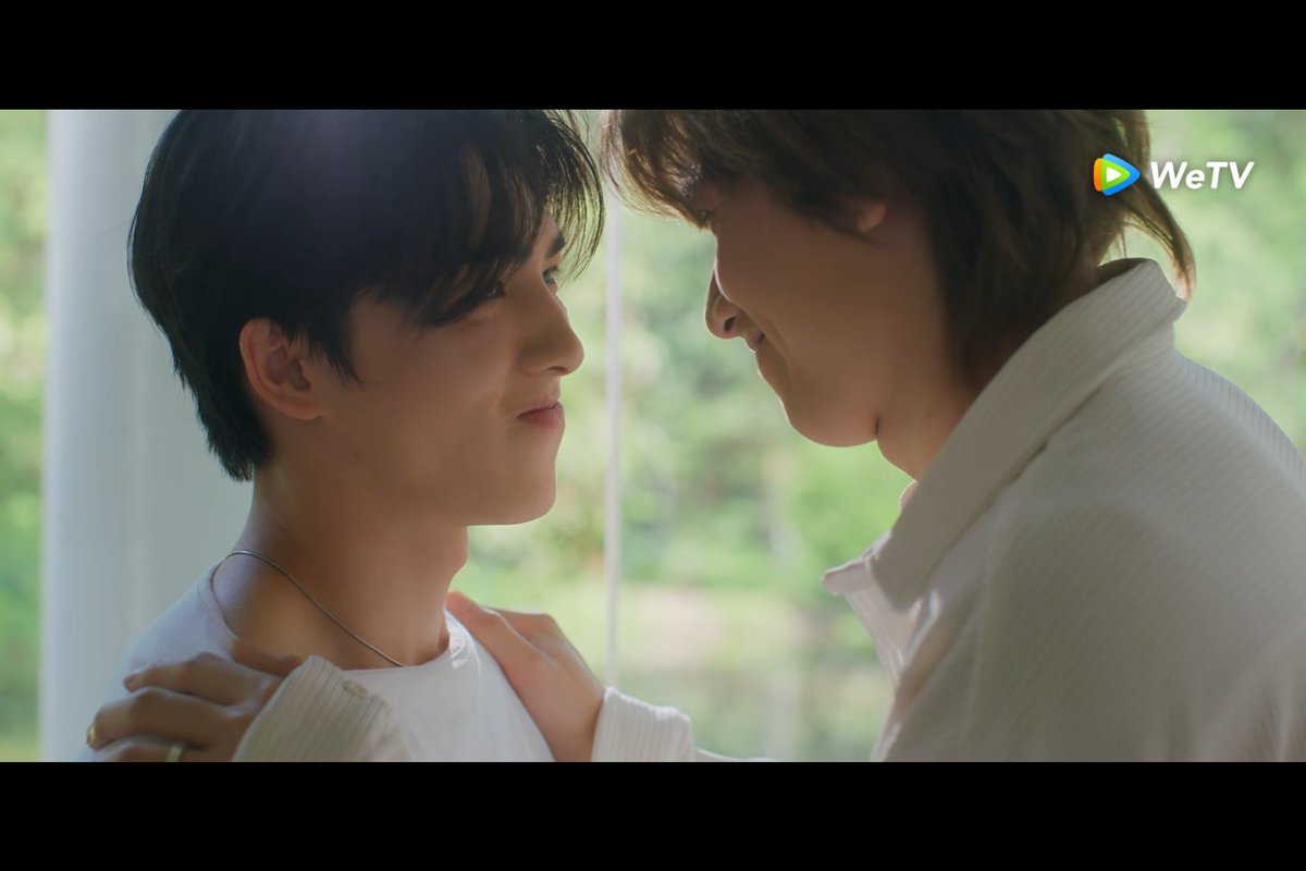 nashiesan15's tweet image. ＃TopForm ep11
ラスト！終わっちゃった…🥲
この新居のくだりから授賞式、２人のいろいろ回想までずーーーっと愛おしさ満載！
お互いの目が大好きを物語ってた！！
何回見てもJinとAkinにもってかれるな～
やっぱり好きだな　#topformtheseries 
#smartcsnp #bxxmrvw