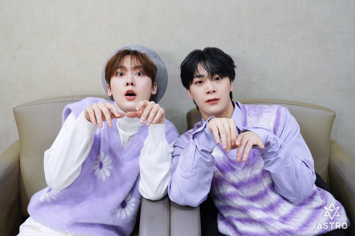 biiin126's tweet photo. 사랑하는 유닛❤️💛
#문빈산하_데뷔_2000일_축하해
#딴콩_데뷔2000일_축하해 https://t.co/VFjkLpp8lx