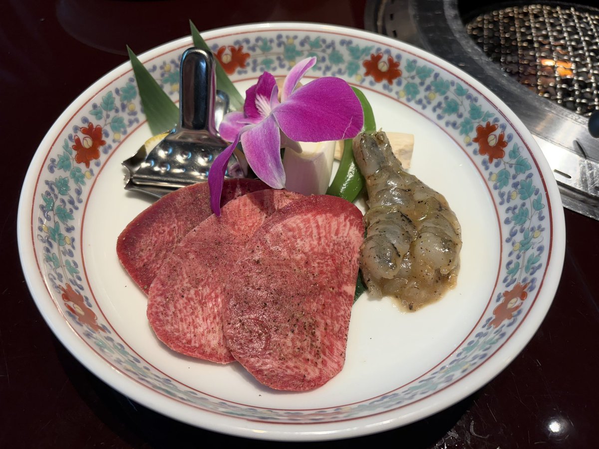 EDES_Yu's tweet photo. 敘敘苑初體驗 不錯吃 
但日本高級的肉真的好油
帕青哥-5000虧爛 https://t.co/lMRTKIj0J9