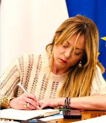 Cara Maria De Filippi,
Vorrei tornare con  Gianbruno 🤣