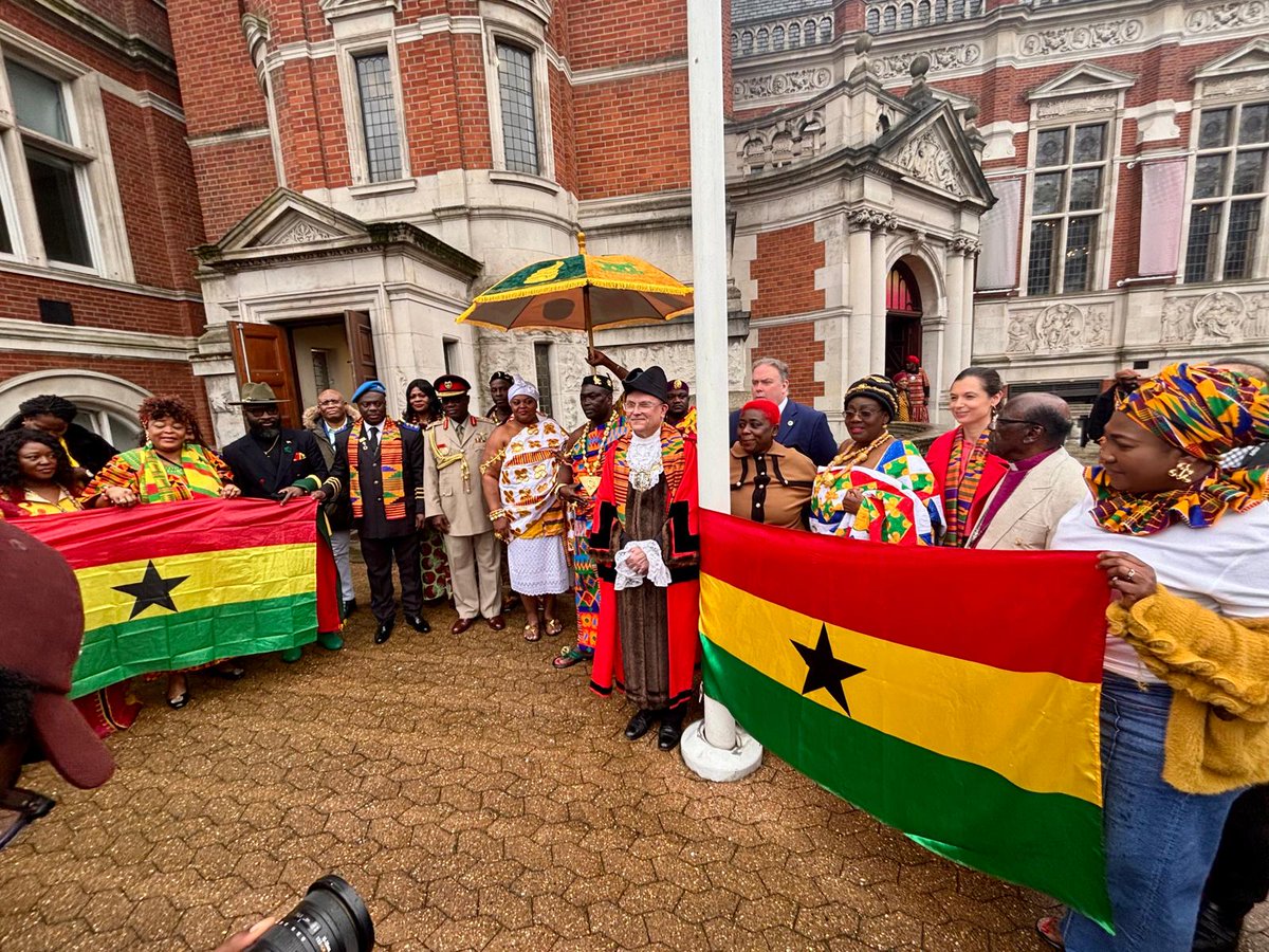 yourcroydon's tweet image. Today marks Ghana’s 69th Independence Day 🎉 
To celebrate the occasion, the civic Mayor and Executive Mayor joined by the Ghanaian community raised the flag at the Town Hall.  A vibrant celebration of Ghana’s independence, culture and heritage. 

#Croydon #GhanaIndependenceDay