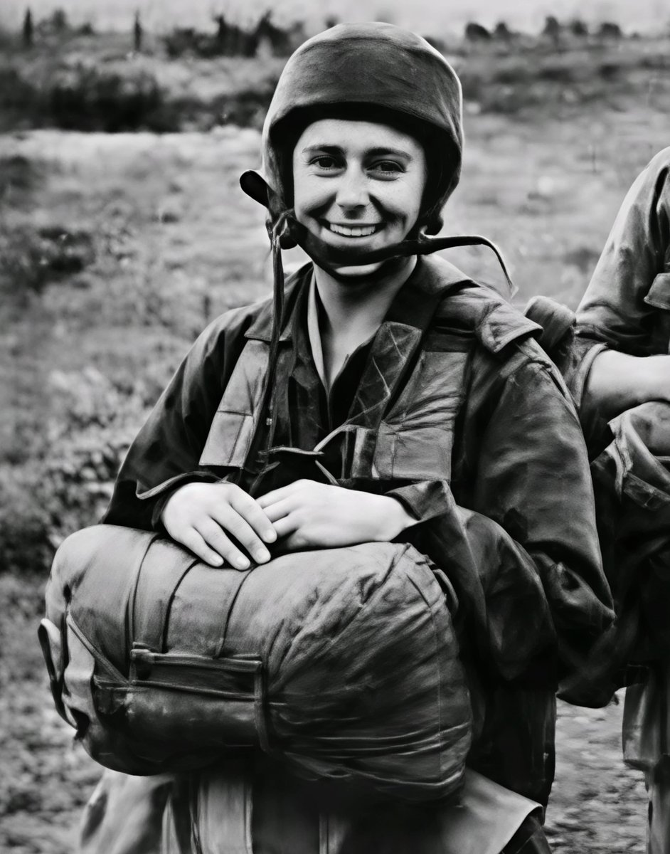 TheatrumBelli's tweet image. IN MEMORIAM
Brigitte FRIANG
Résistante, déportée puis correspondante de guerre
Décédée le 6 mars 2011
theatrum-belli.com/in-memoriam-br…
---
#Indochine
#DiênBiênPhu