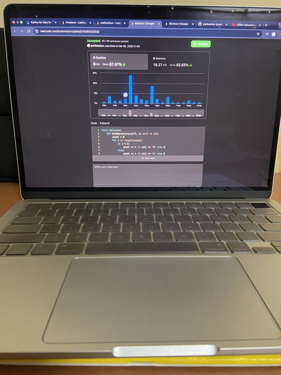 prathamiscoding's tweet photo. Day 44 - Becoming an AI/ML Engineer 
- 9 to 5 college
- learned outlier detection using the percentile method
- winsorization technique
- solved one leetcode problem https://t.co/fJEA7vy7hn
