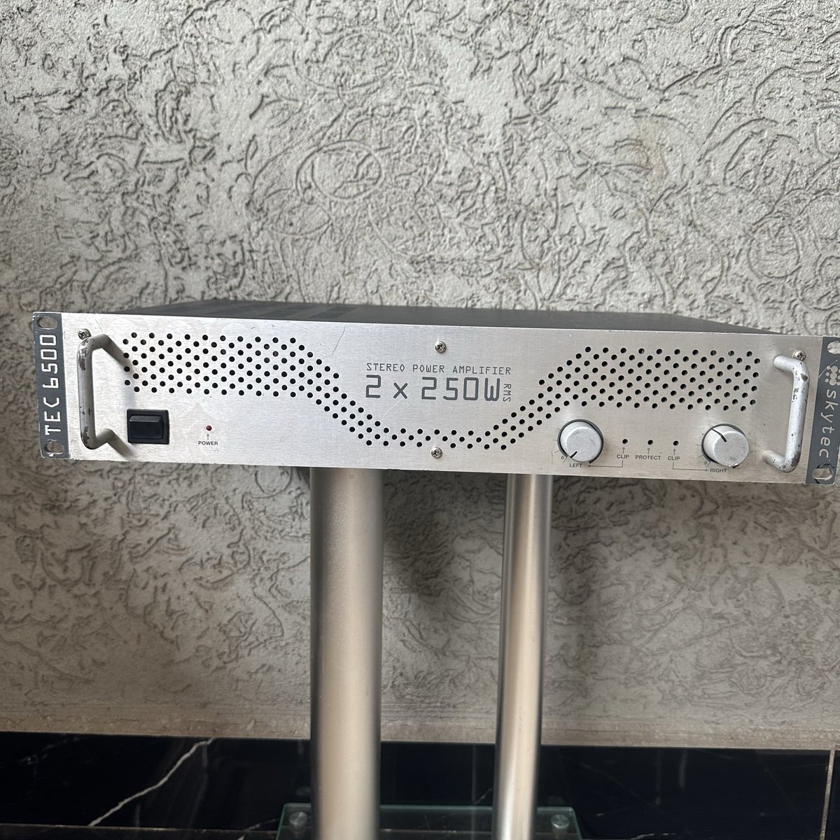 mtronicsaudio's tweet image. Skytec 2x250W RMS Power Amplifier

✅2 x 250 Watts RMS Output – Strong and consistent stereo power
✅High-Power Stereo Amplifier – Ideal for professional and home audio setups
✅Multiple Input Options 

Ksh.20,000

#PASystem