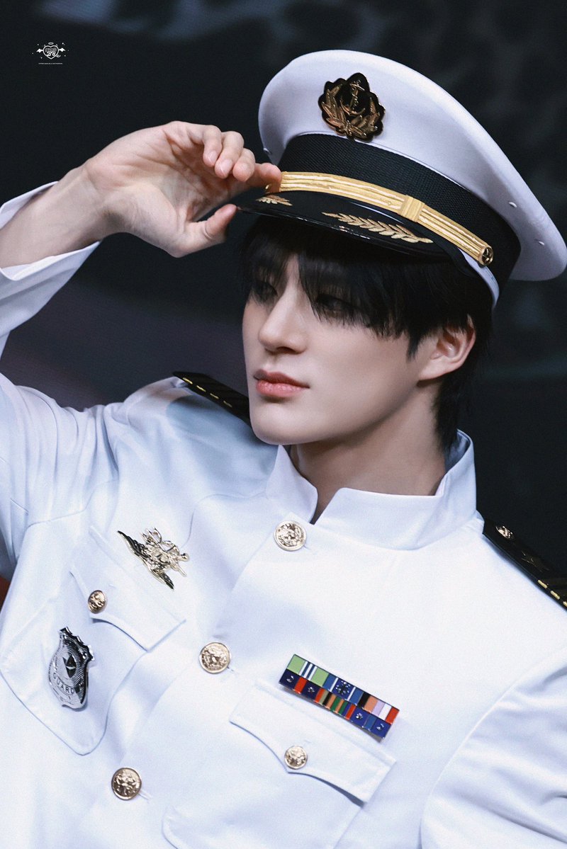 such a fine man 😭😭😭