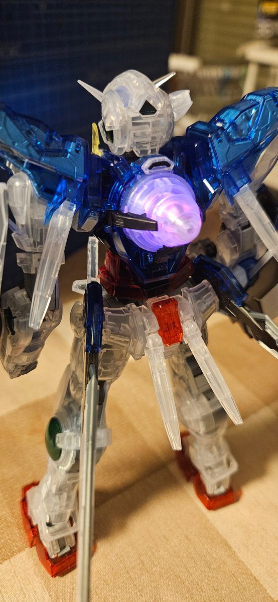 RX79_N_EFSF's tweet photo. やっと完成
去年から少しずつ作ってました。
ちょっとLED入れてます。
#ガンプラ
#MG
#エクシア
#クリアカラー https://t.co/2HYuiF1Mr1