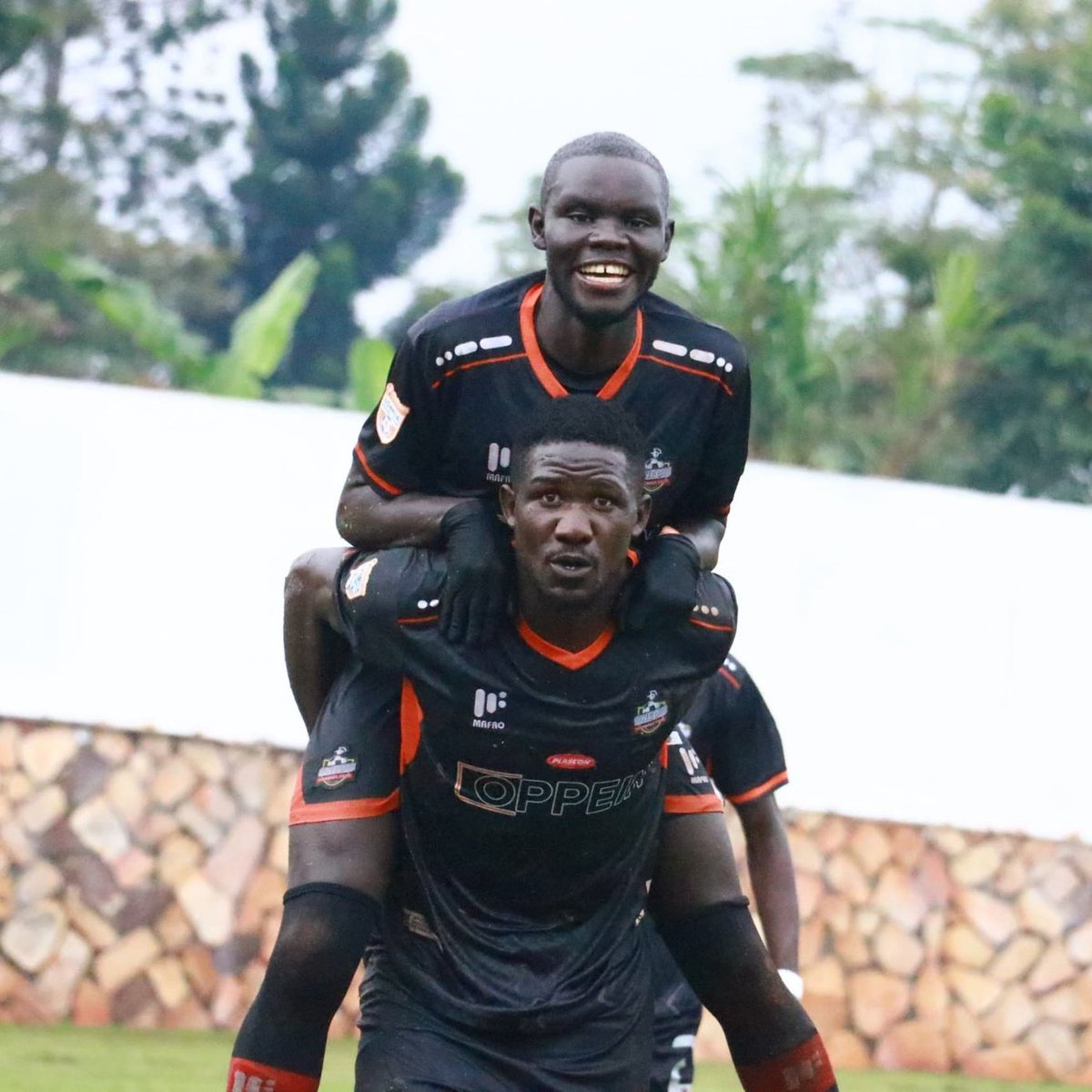 FUFARadio's tweet photo. Full-time Results:
• #LUGNEC | Lugazi 0-2 NEC
• #BULCAL | BUL 5-1 Calvary
• #UPDKIT | UPDF 1-1 Kitara
#FUFAfmUpdates | #StarTimesUPL https://t.co/Uh3vGDHKYM