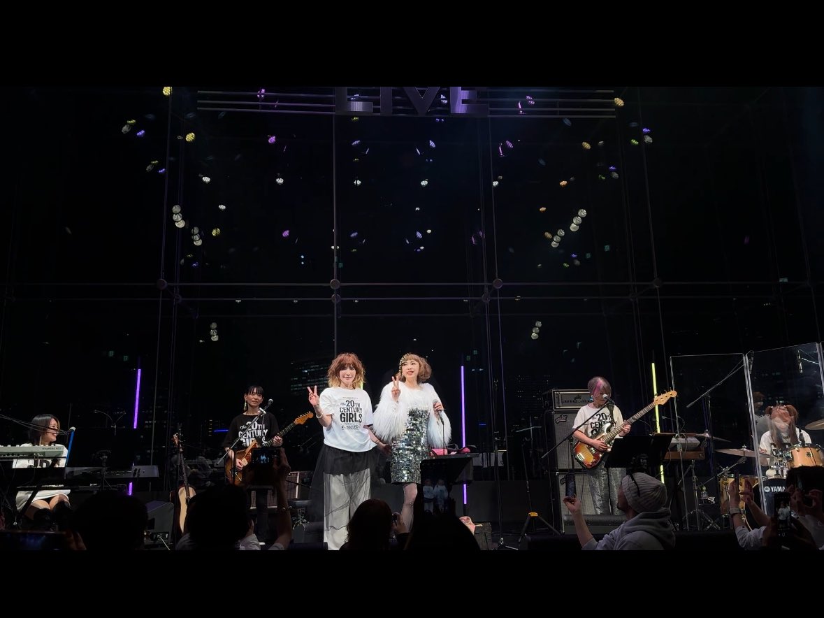 野宮真貴さんのライブをみました
だいすきなYOUさんを生で拝めてうれしかった　ギャルバンええな~