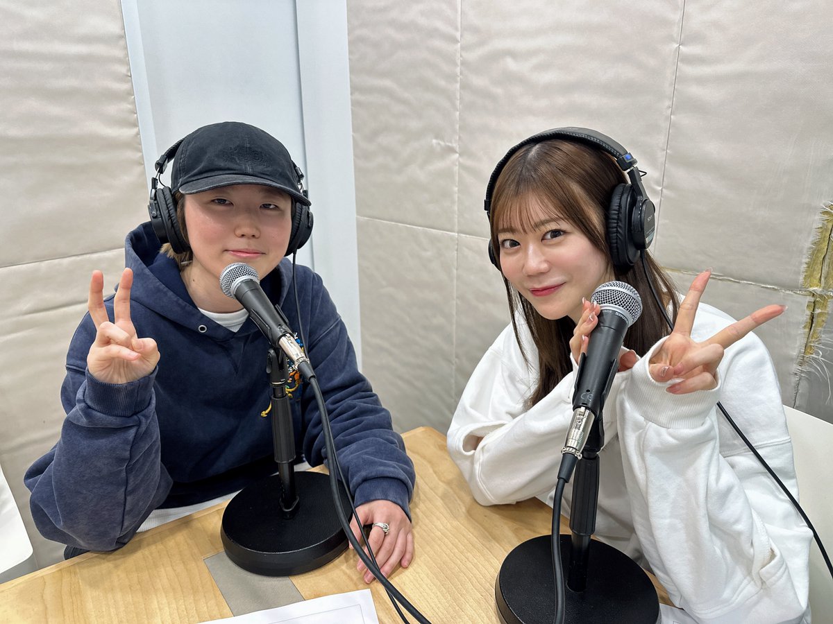 ／
衛星とカラテアの星屑夜行日記
⚡️#35 配信スタート！⚡️
＼

特別プログラムも後半戦💐
今回は特に聴きごえばっちりの90分間です！

📍毎月第二・第四金曜日24:00~
standfmにて配信❕📻

🔗番組視聴
stand.fm/channels/67187…

📩メール
eiseitokaratea.radio@gmail.com

#星屑ラジオ