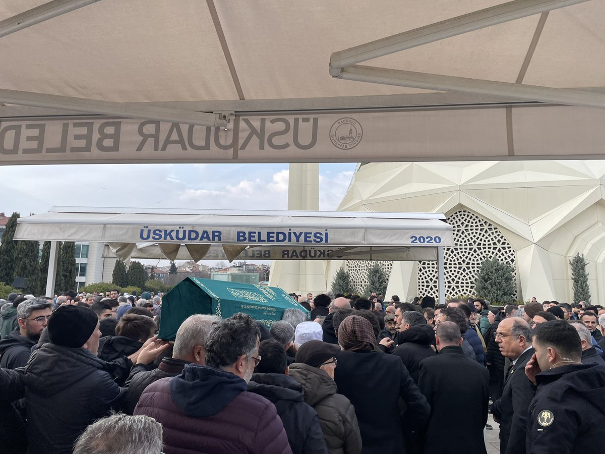 abdullah_ilik's tweet photo. ‘âvâzeyi bu âleme dâvûd gibi sal
bâki kalan bu kubbede bir hoş sada imiş’

Ardında güzel bir iz, hoş bir sada bıraktı.
Mehmet Tayfun Amman hocamıza rahmetle. https://t.co/C1mRR6t1Jt