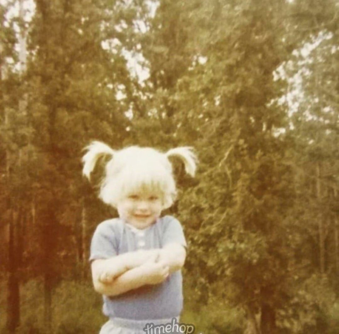 UND Communication tweet media