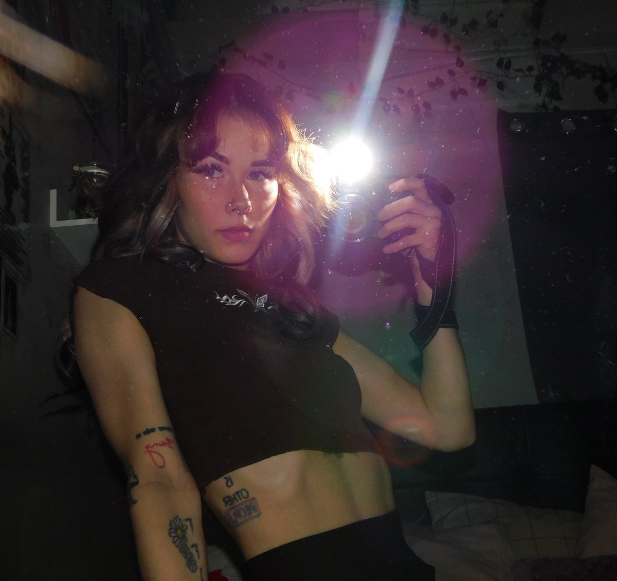 notyourchloee's tweet photo. holy arms and abs 💪✨ https://t.co/LGnKp5YM4e
