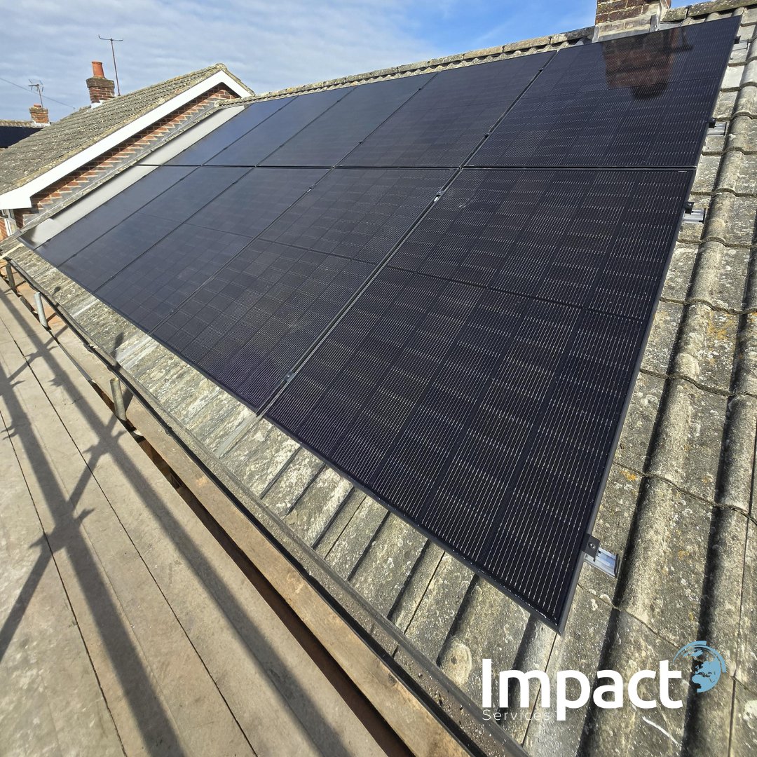 _impactservices's tweet photo. The sun is out and the solar generation is climbing! ☀️

A busy week for the team installing solar arrays alongside @Fox_ESS and @GivEnergy battery systems across the region. Perfect timing for our customers to start maximising their savings. 🔋🛠️ https://t.co/WJTW6P0b4d