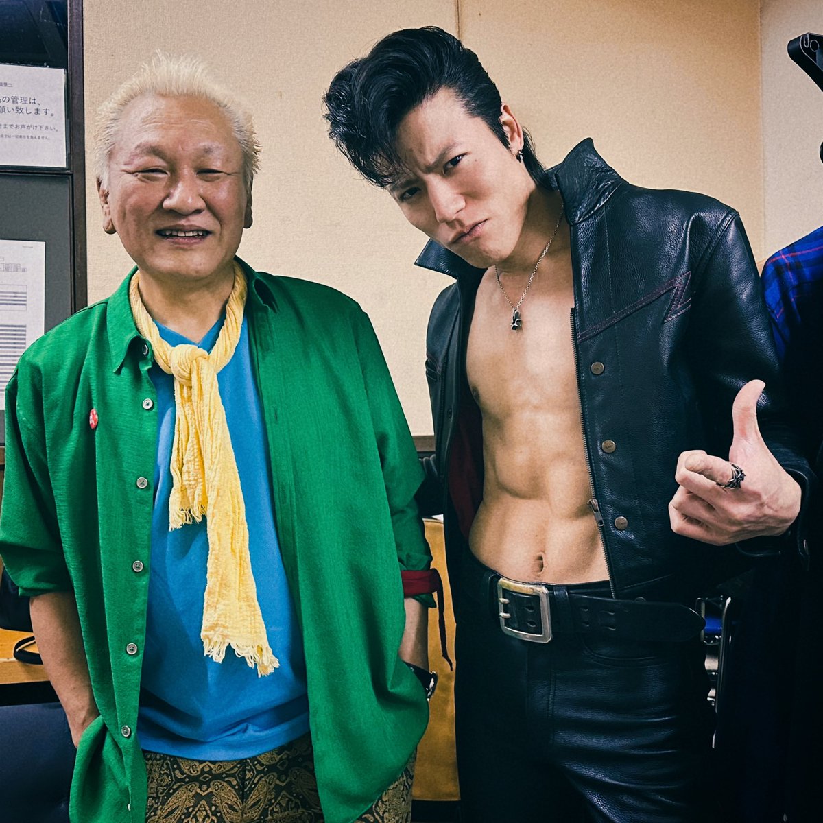 bad_johnny's tweet photo. THANK YOU SHINJUKU!!

毎年恒例のやなもん店長の生誕祭！数多のレジェンドの皆さんと共にハデにお祝いさせていただきました！俺が高校で初めてコピーしたベースはブルーハーツの"青空"だし、ろくでなしBLUESは今でもバイブル！今宵河口さんから褒められたこと忘れません。ありがとうございました！ https://t.co/6tC8jvKW2K
